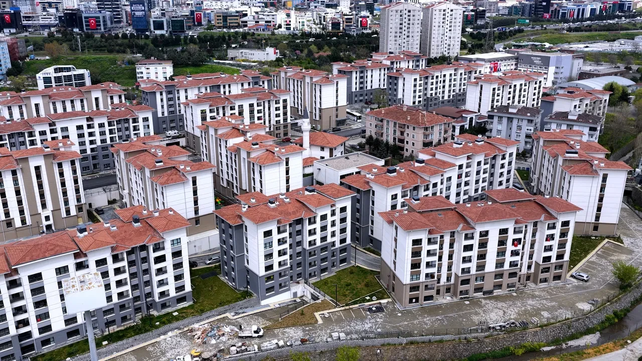 Bakan Kurum'dan 'Ataşehir' duyurusu! 1442 konut yenilendi
