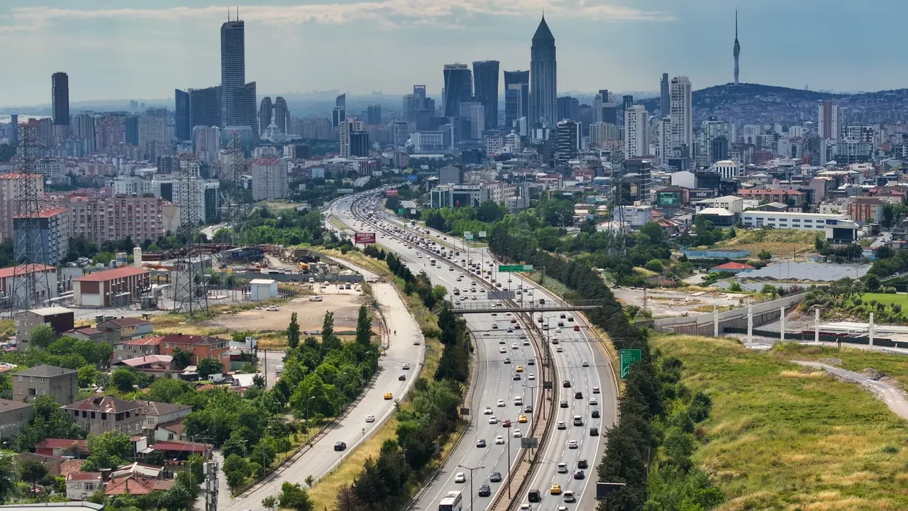 Bayram tatili dönüşü İstanbul'da trafik yoğunluğu