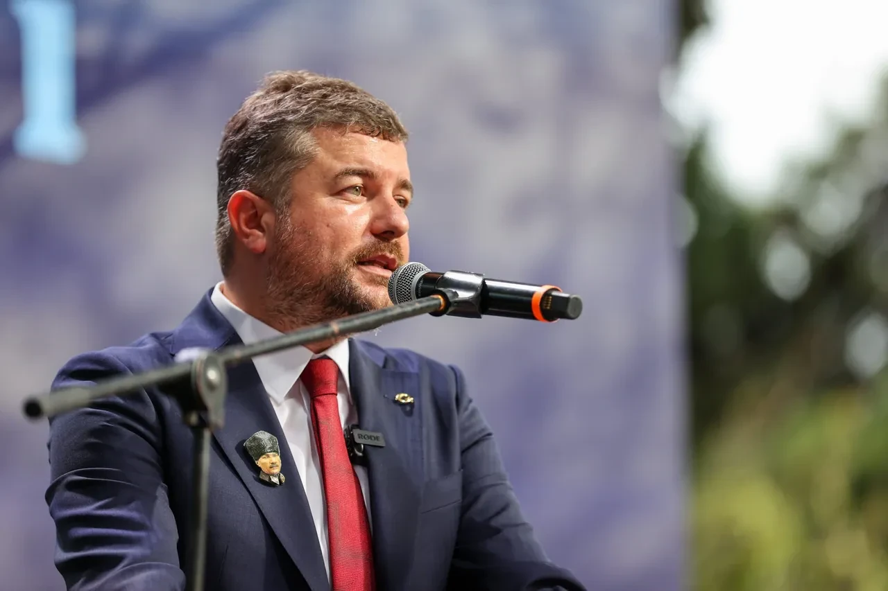 Buca Belediyesi'ne operasyon! Belediye Başkanı Görkem Duman dahil çok sayıda gözaltı var