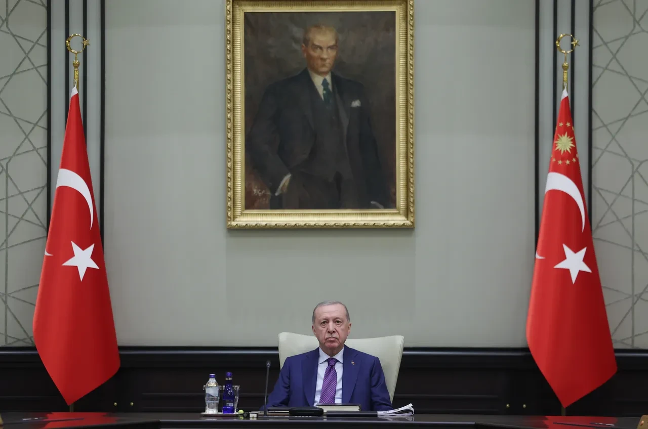 Cumhurbaşkanı Erdoğan'dan CHP'deki tartışmalar için 'sokak' uyarısı