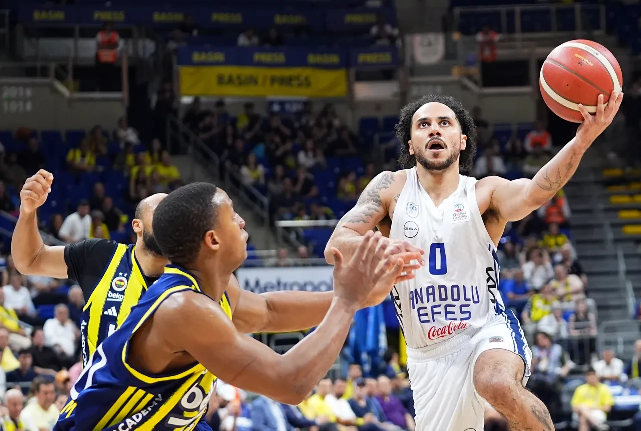 Fenerbahçe Beko Anadolu Efes maç skoru kaç kaç?