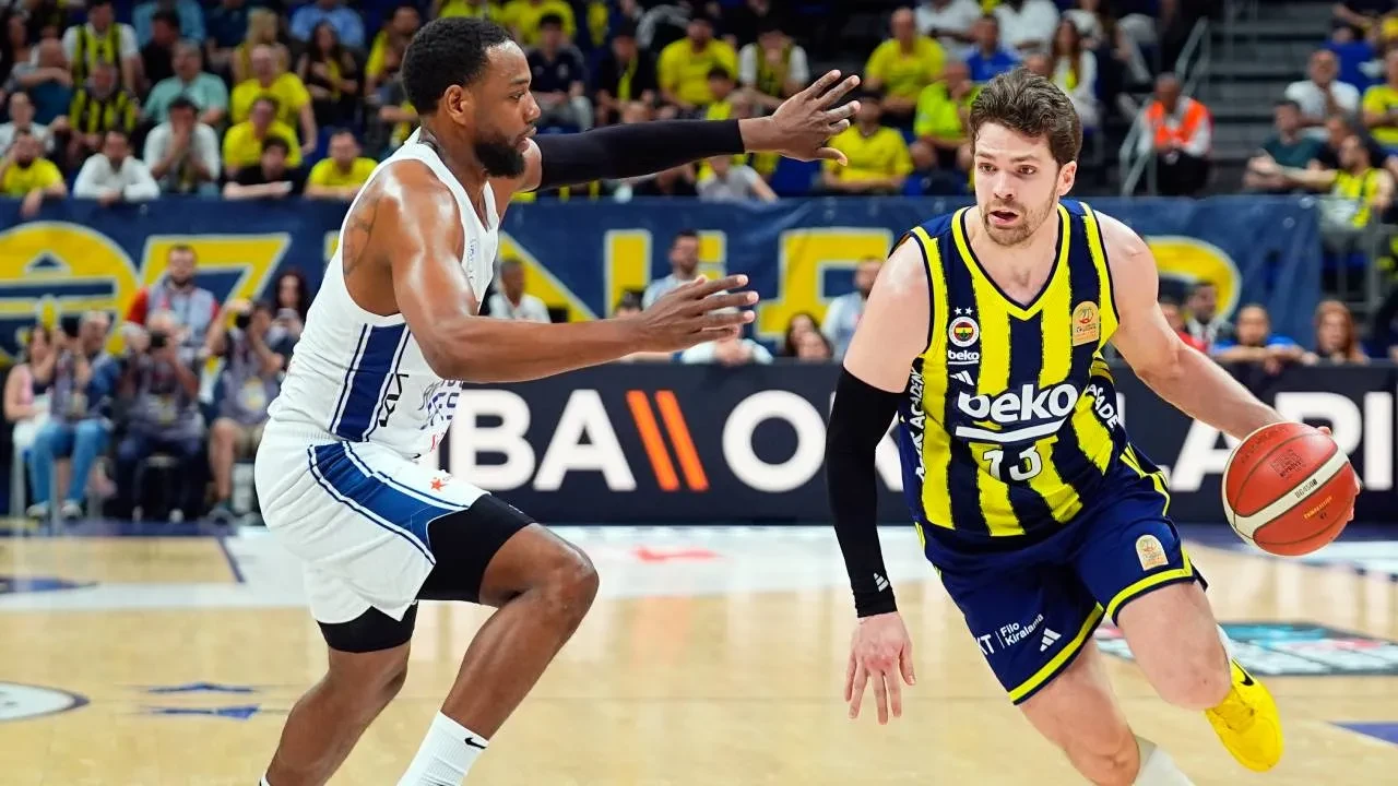 Fenerbahçe Beko son saniyelerde kazandı! Sarı-lacivertliler, Anadolu Efes'i 60-59 mağlup etti