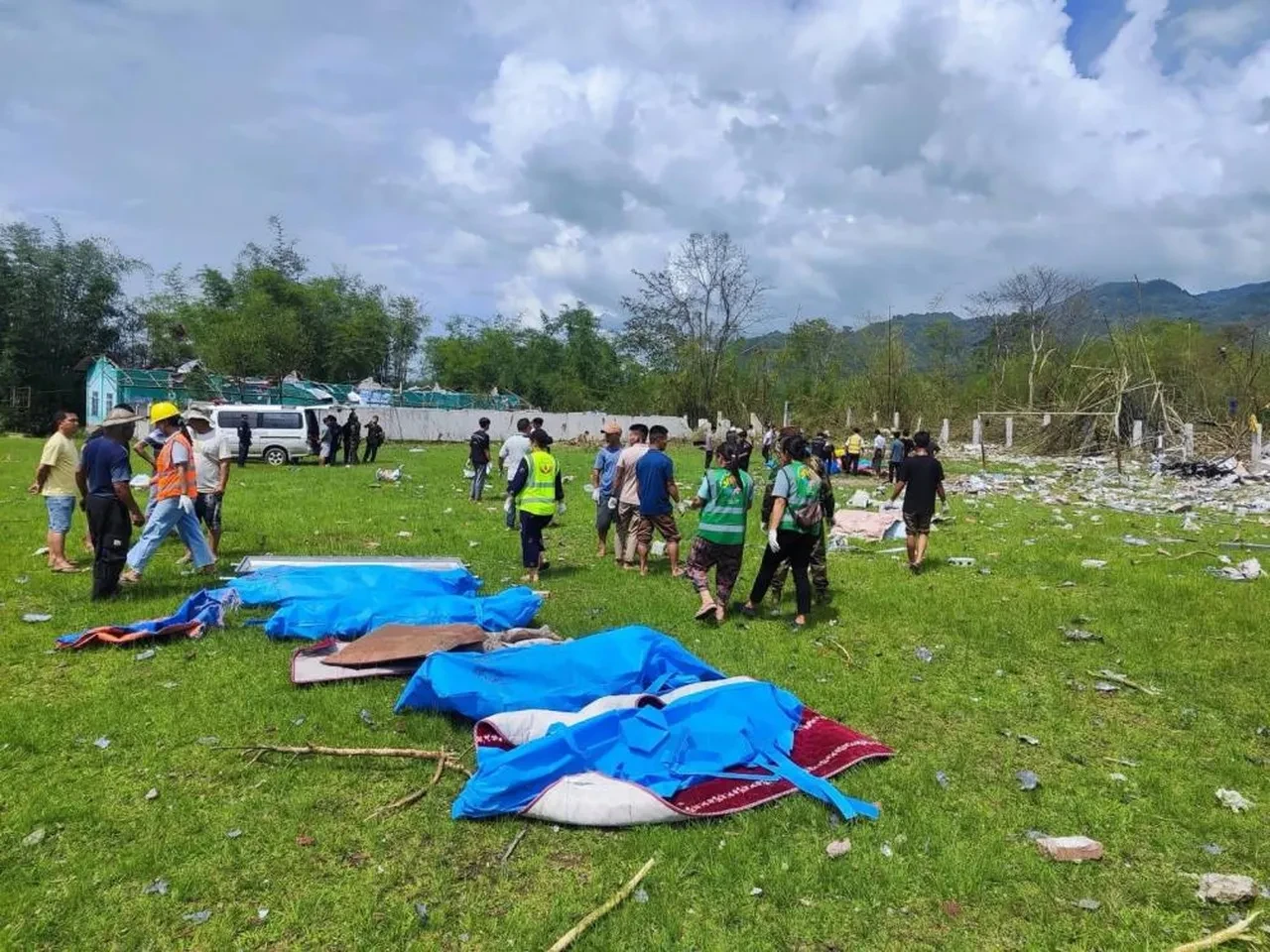 Myanmar'da gizemli patlama! 55 kişi hayatını kaybetti 70'den fazla kişi yaralandı