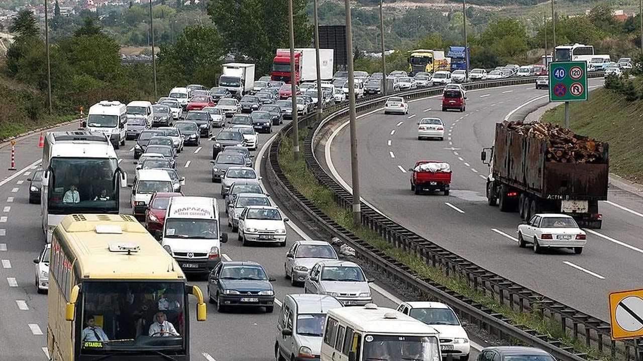 TEM'de kritik düzenleme: İstanbul yönü trafiğe kapatılacak