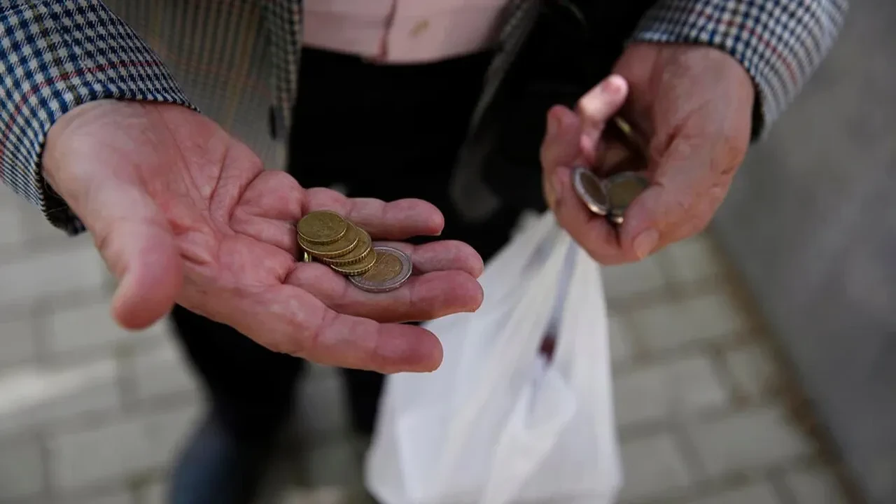 Türk-İş araştırma sonuçlarını açıkladı! Açlık ve yoksulluk sınırında yeni rakamlar belli oldu