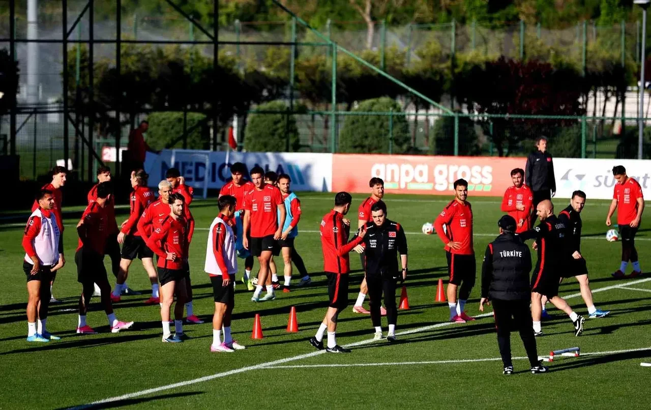 Türkiye maçı hangi kanalda? Türkiye Kuzey Makedonya milli maç şifresiz kanalda yayınlanacak