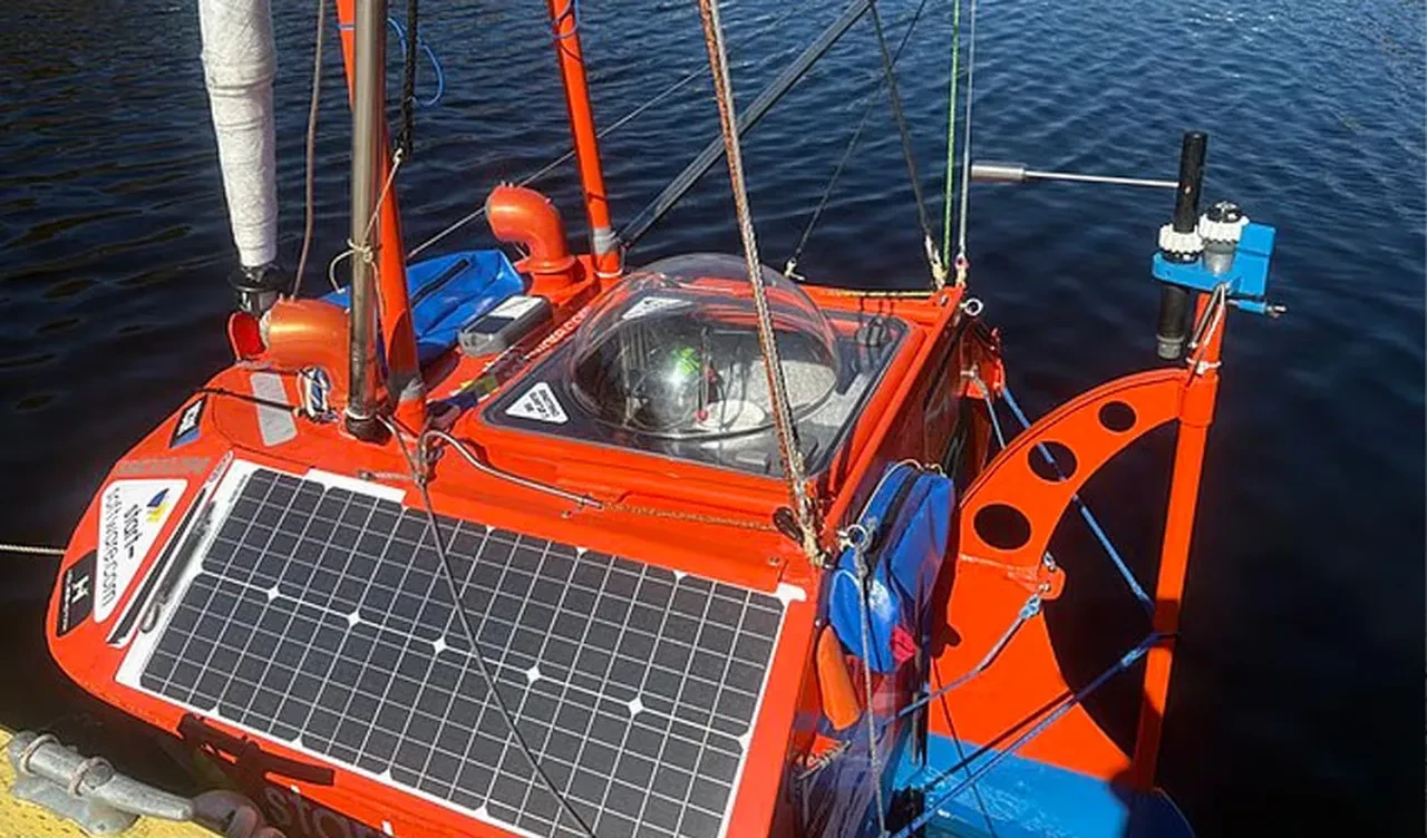 Atlantik'i mini tekneyle geçme hayali bir kez daha suya battı! Andrew Bedwell kurtarıldı