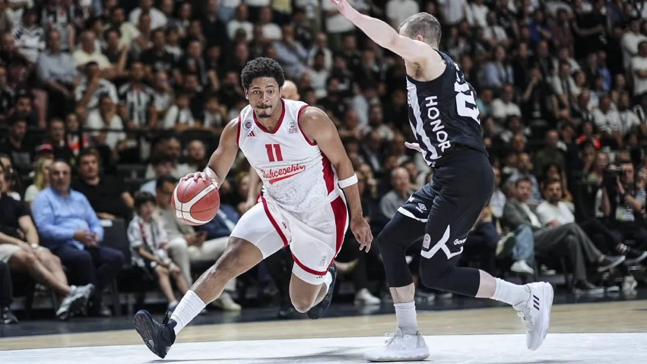 Beşiktaş GAİN finale yükseldi! Siyah-beyazlılar, Bahçeşehir Koleji'ni son maçta mağlup etti