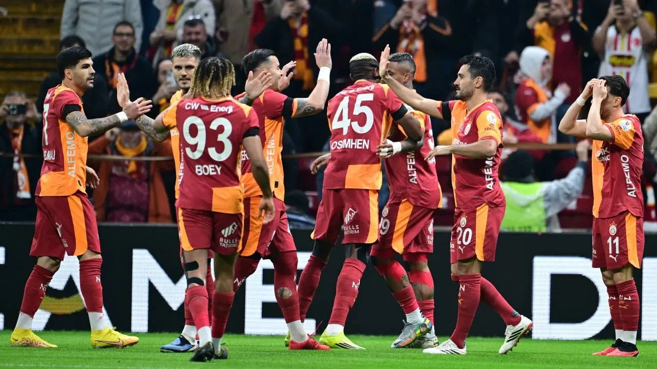 Dünya devleri Sara'yı gündemine aldı! Brezilyalı yıldız Galatasaray'a veda edebilir