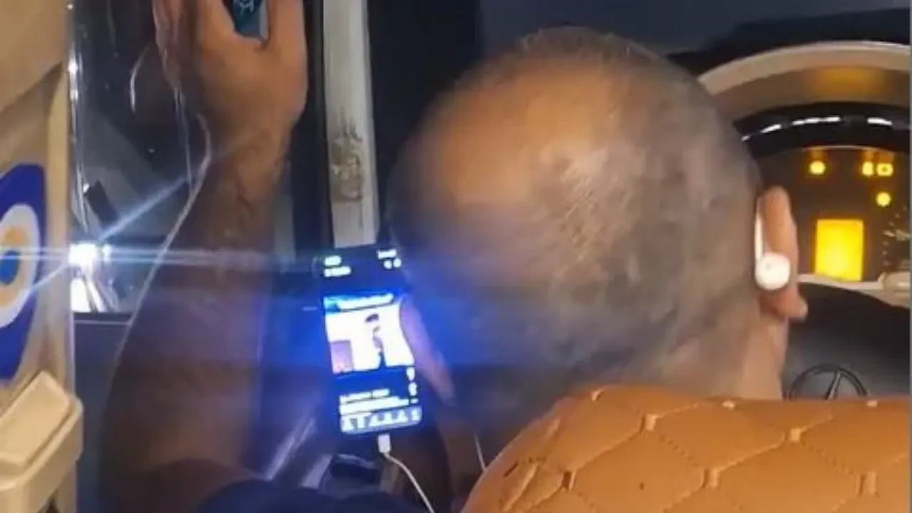 Esenyurt’ta minibüs şoförü pes dedirtti! Seyir halinde video izlerken yakalandı