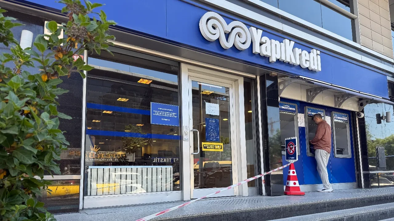 Esenyurt'ta Yapı Kredi Bankası şubesi kurşunlandı!