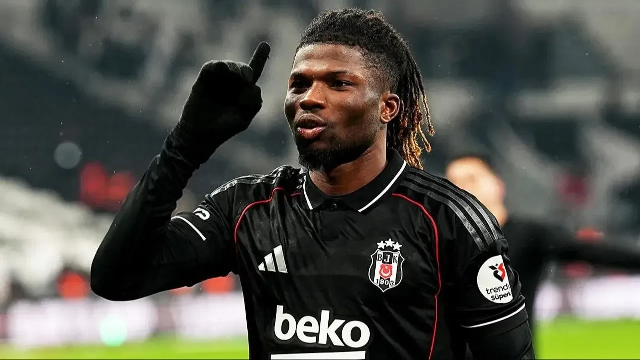 Eski Beşiktaşlı yıldız Kadıköy yolunda! Aziz Yıldırım'dan transferde ters köşe geldi