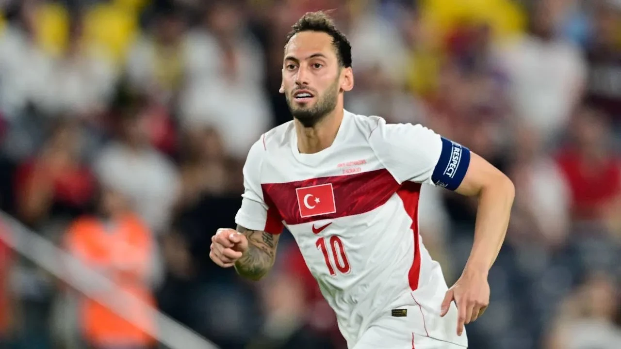 Inter, Hakan Çalhanoğlu ile ilgili kararını verdi! Fenerbahçe'yi yakından ilgilendiren gelişme