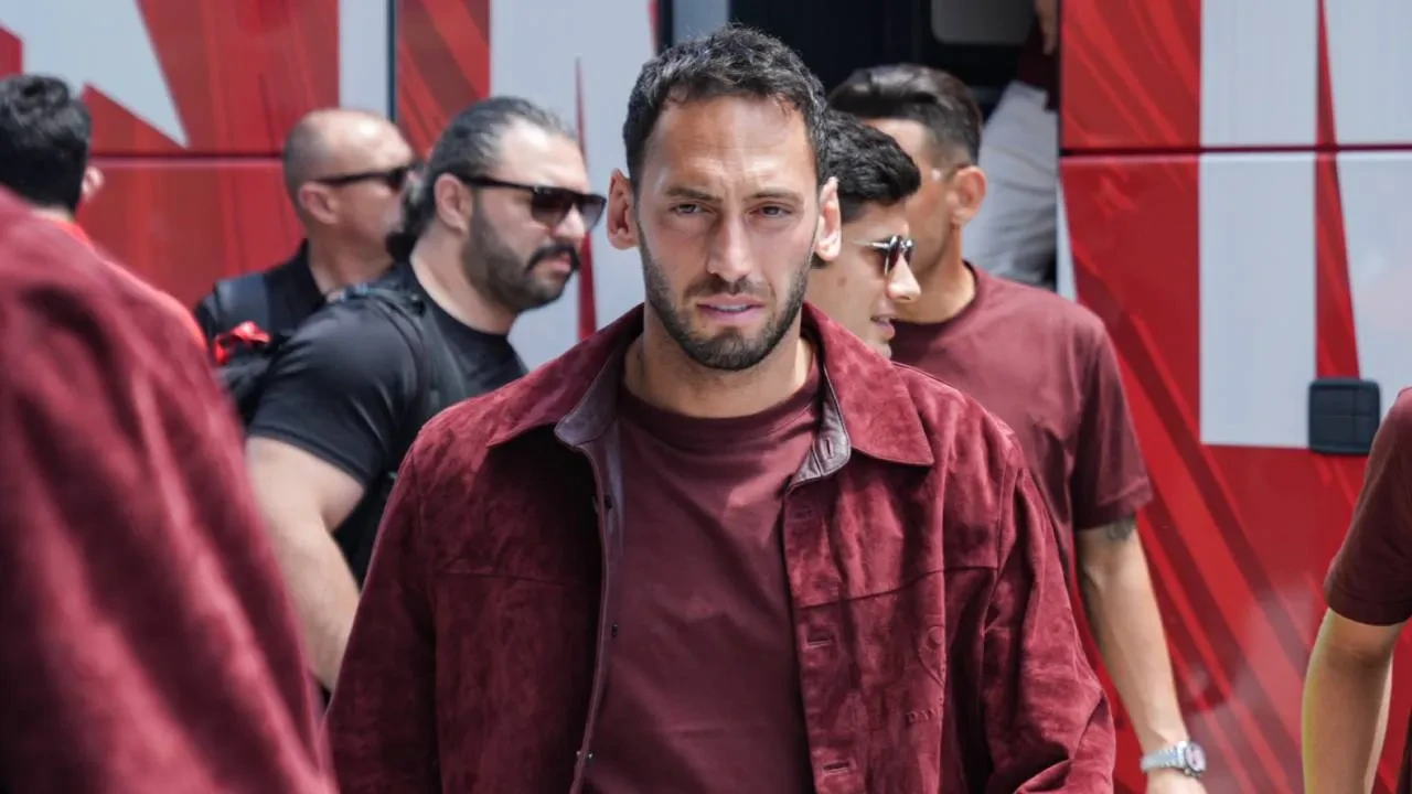 Inter, Hakan Çalhanoğlu ile ilgili kararını verdi! Fenerbahçe'yi yakından ilgilendiren gelişme