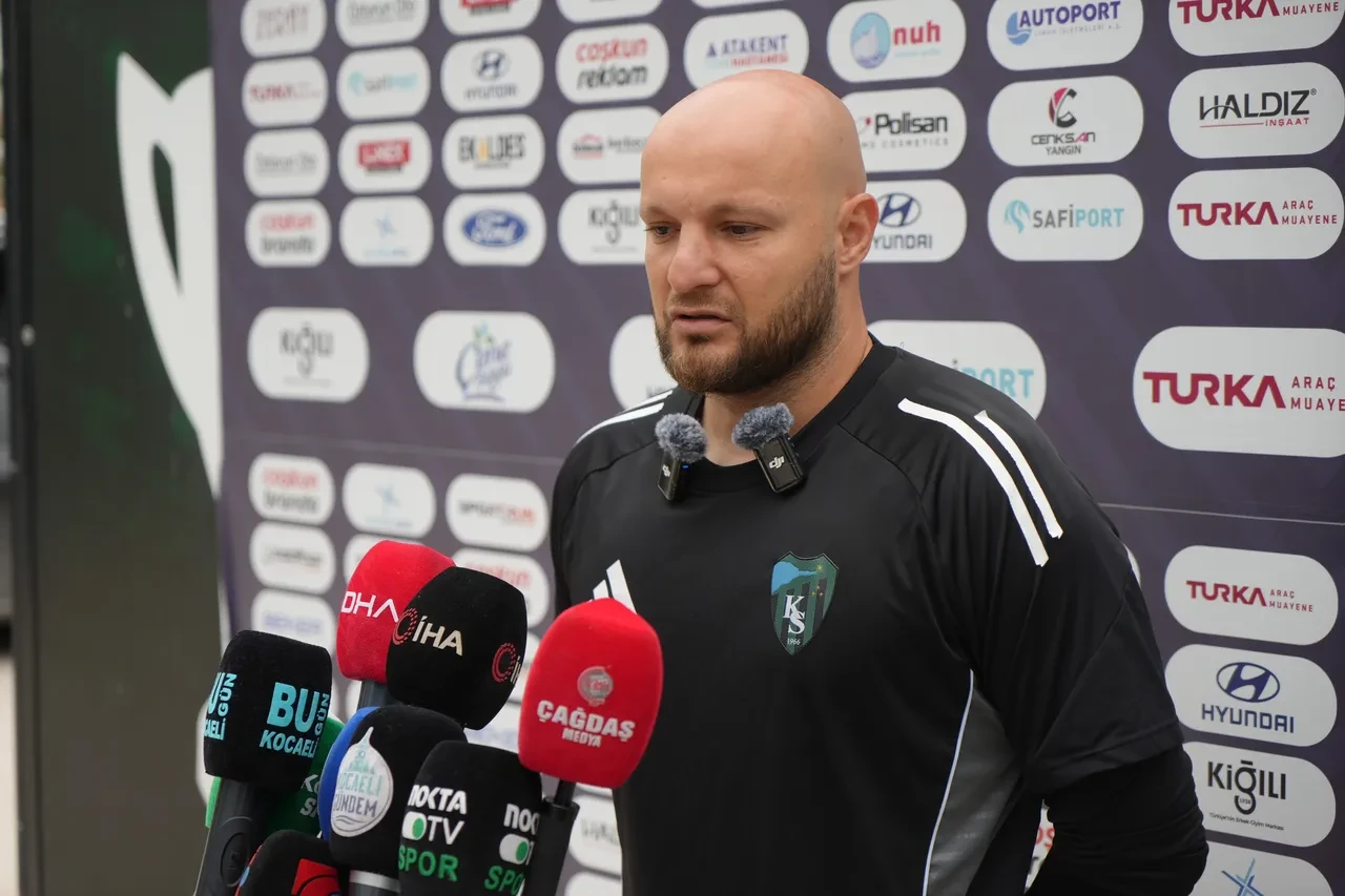 Kocaelispor'da önemli ayrılık! Takım kaptanı Gökhan Değirmenci ile yollar ayrıldı