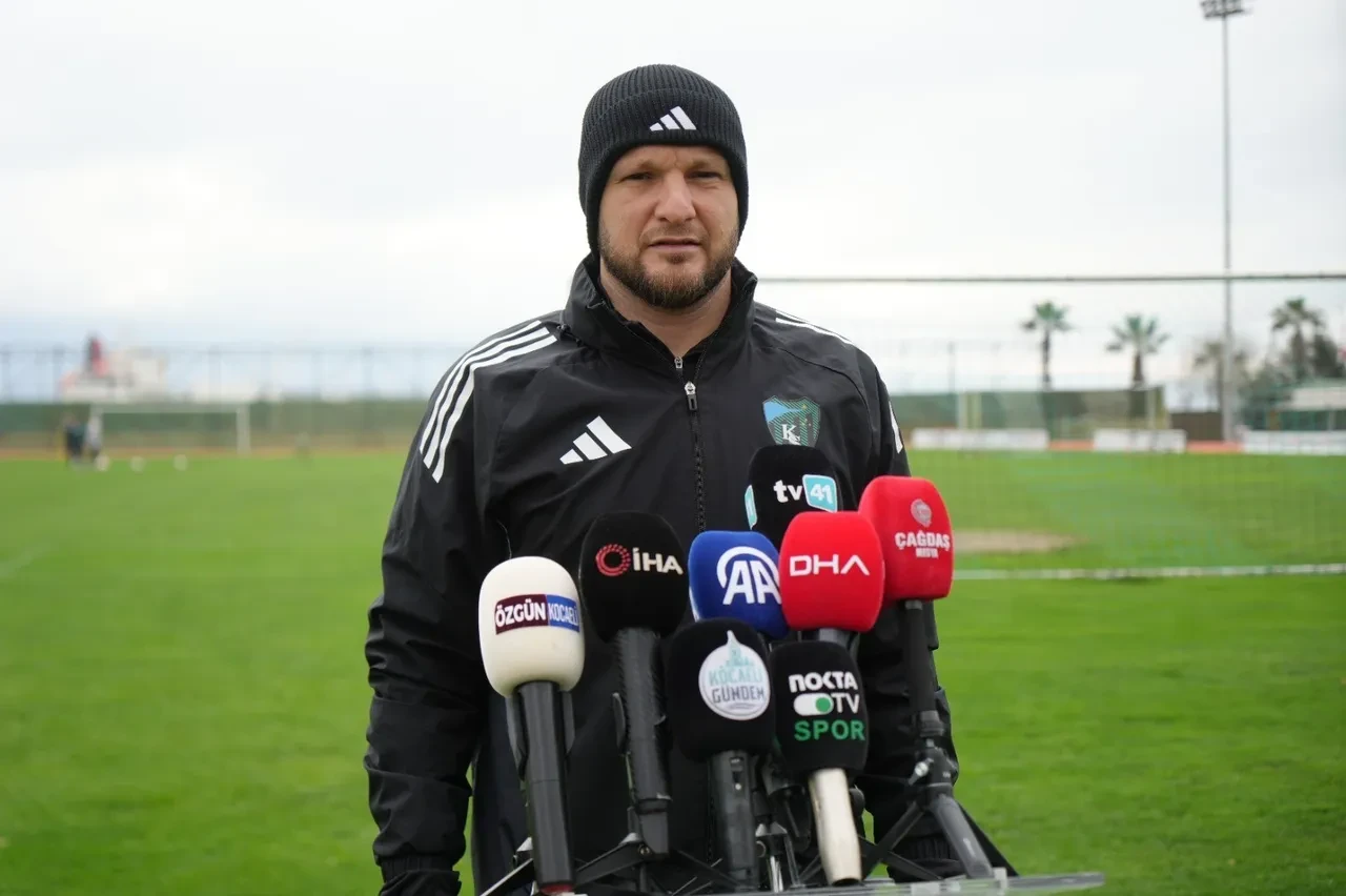 Kocaelispor'da önemli ayrılık! Takım kaptanı Gökhan Değirmenci ile yollar ayrıldı