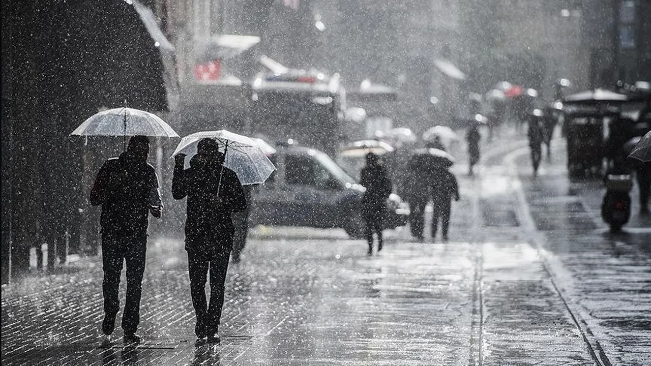 Kuvvetli sağanak alarmı! İçişleri Bakanlığı 10 ili sarı kodlu uyardı
