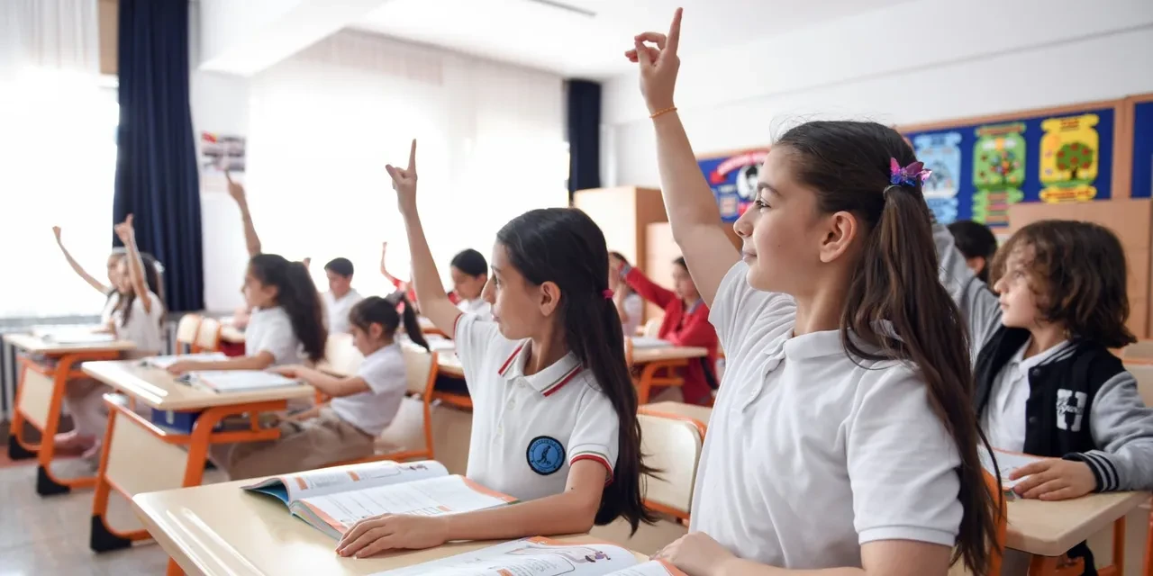 15 Haziran Pazartesi okullar tatil mi, yoklama alınacak mı? LGS sonrası okul var mı, yok mu?