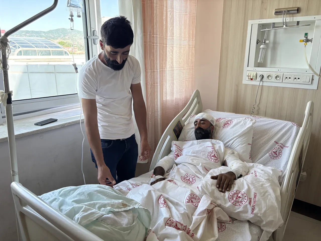 Mantar toplarken ayı saldırısına uğradı! Tek hareketi ile ayının pençelerinden kurtuldu