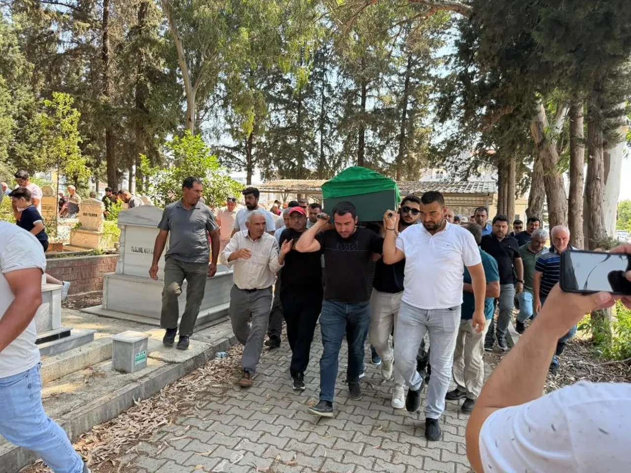Okula götürdüğü kızını kazada kaybetmişti! Acılı baba kızının ölümüne dayanamayıp vefat etti