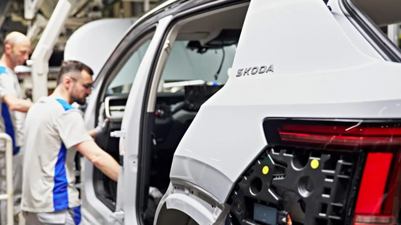 Skoda uygun fiyatlı elektrikli SUV Epiq'i üretmeye başladı