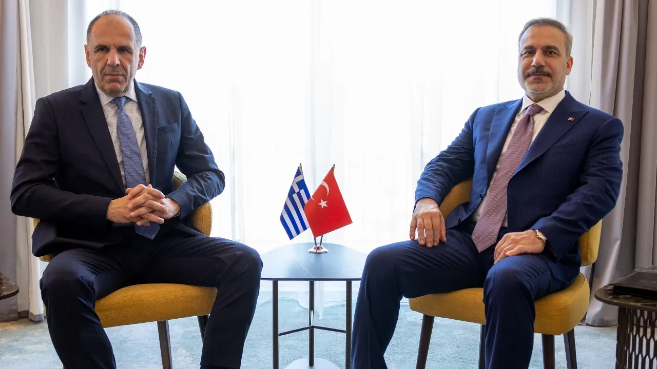 Sofya'da kritik Türk-Yunan zirvesi: Dışişleri Bakanı Hakan Fidan, Yunanistan Dışişleri Bakanı Yerapetritis’e deniz yetki alanı resti çekti!