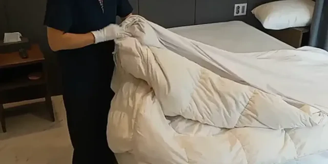 Yorganı kılıfına geçirmek ve içinde sallamak yok! 5 dakikada yorgan kılıfı geçirme formülü
