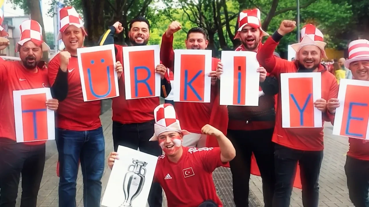 AK Parti’den Dünya Kupası öncesi Bizim Çocuklar'a büyük sürpriz: Sevilen türkü tribün marşına dönüştü