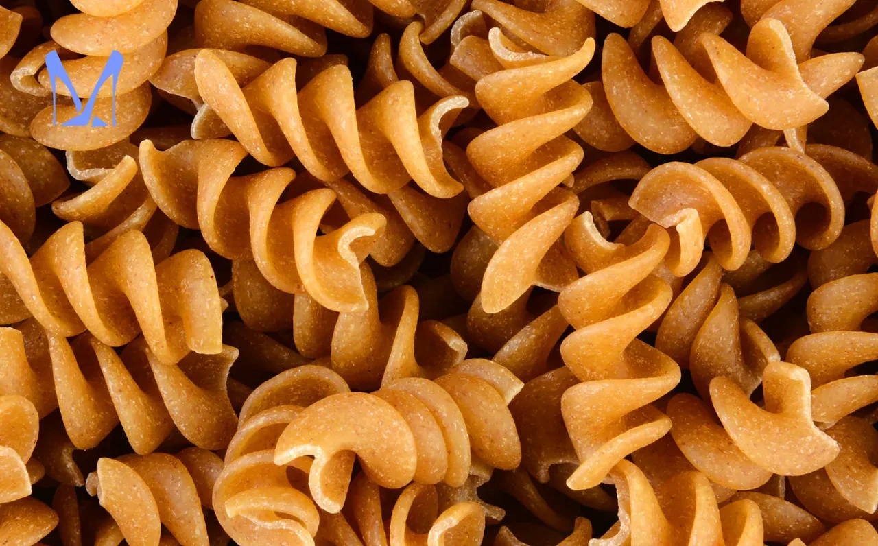 Asla lapa olmayan ve salçalı sosu içine çeken tam buğday makarna tarifi! Yöntem bizzat editör tarafından denendi