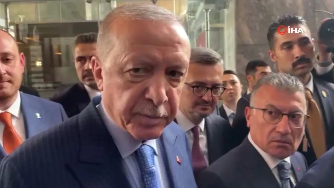 Cumhurbaşkanı Erdoğan muhabire 'Evli misin' diye sordu! Aldığı cevap sonrası tavsiyede bulundu
