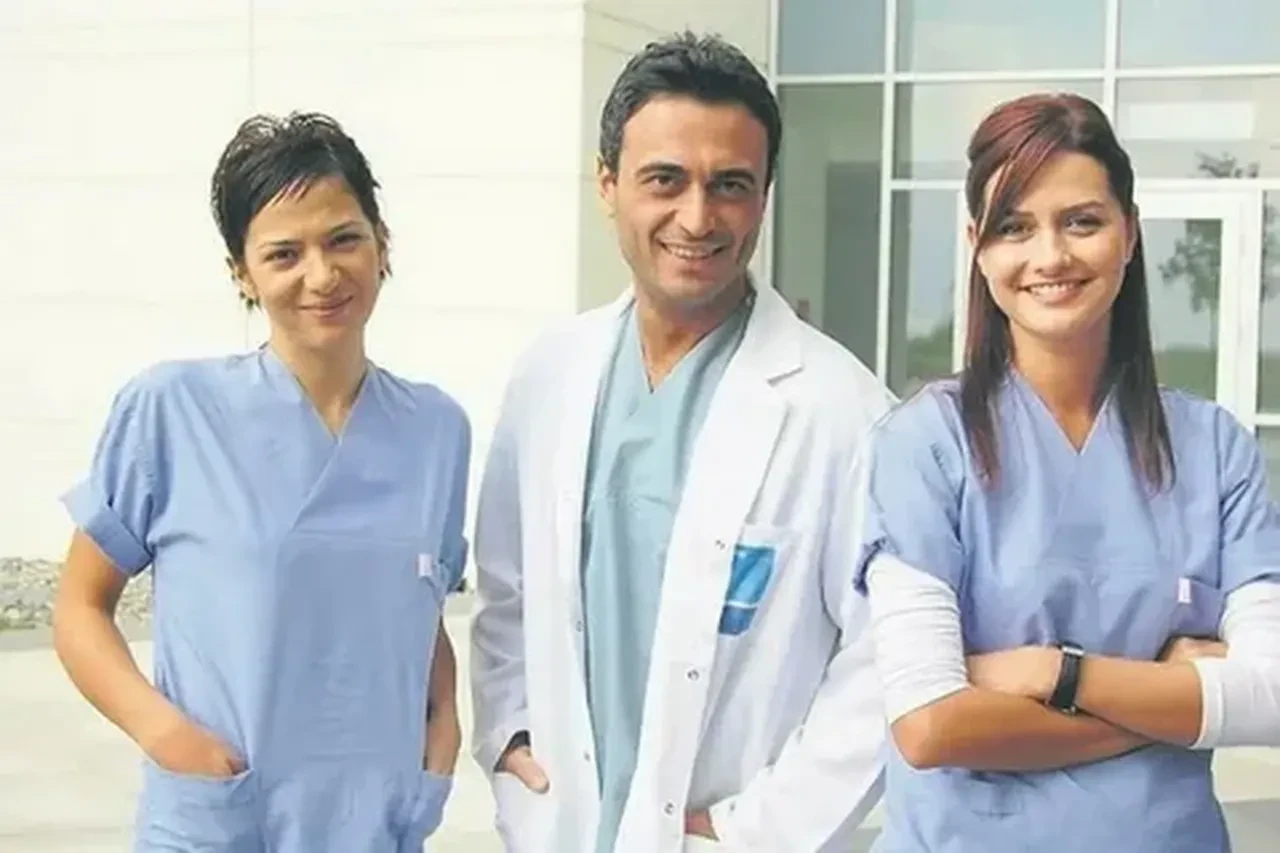 Doktorlar'ın Levent'i Kutsi'den yıllar sonra gelen Ela itirafı! O sahnenin faturası peşini bırakmıyor
