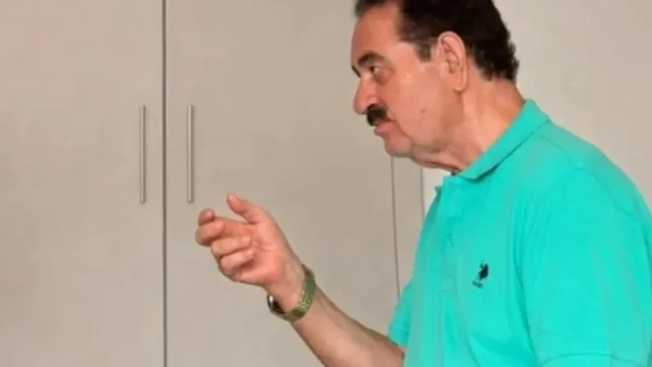 İbrahim Tatlıses'in hastane karesine yorum yağdı! Eski bakan ziyaret etti, son hali ortaya çıktı