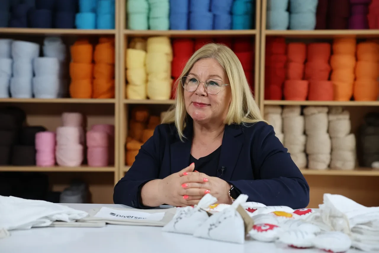 Kadınları güçlendiren ekonomiyi destekleyen program! Diversey Linens For Life programıyla 2 bin kadın sektörde