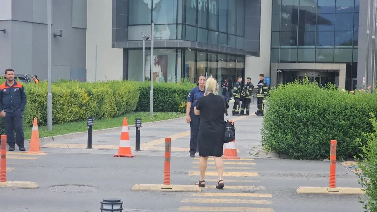 Kayseri'de AVM'de canlı bomba ihbarı! 13 yaşındaki çocuk kenti birbirine kattı