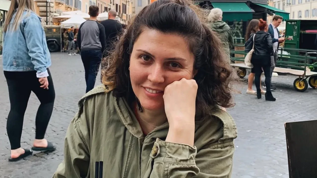 Kral Kaybederse’nin Neslihan’ı İdil Yener ‘Aşk ve Taht’ ile ekranlara dönüyor! Oyuncunun performansı merak konusu oldu