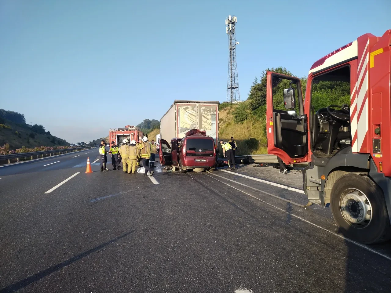 Kuzey Marmara Otoyolu'nda feci kaza! 1'i bebek 3 kişi hayatını kaybetti
