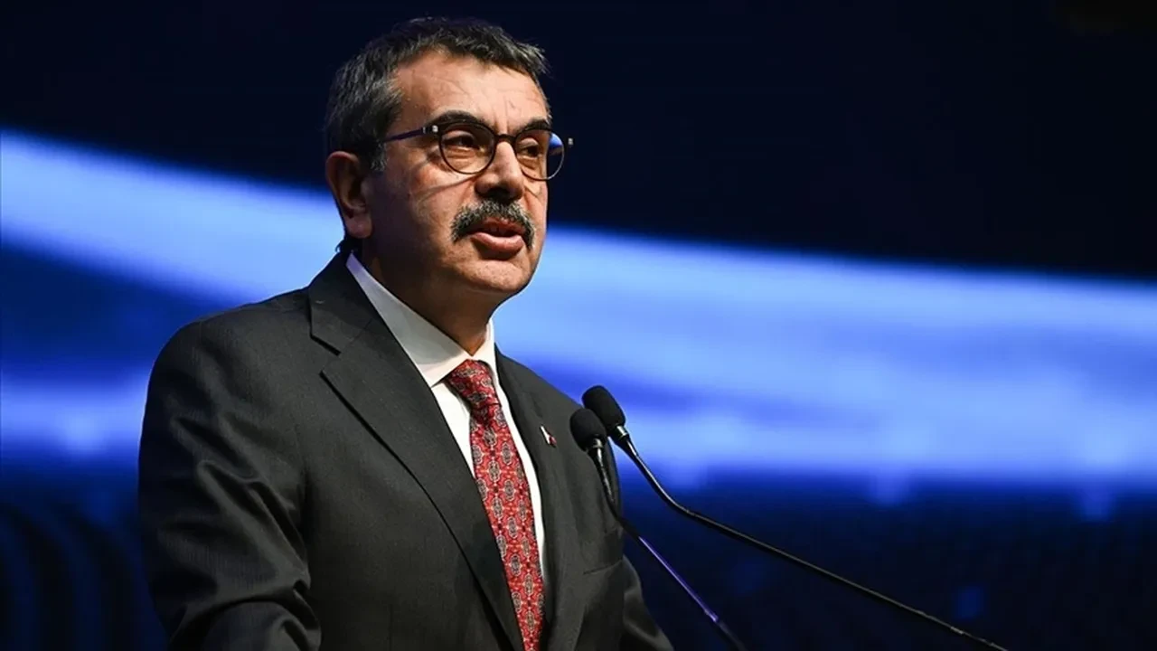Milli Eğitim Bakanı Yusuf Tekin'den ara tatil ve zorunlu eğitim açıklaması: Artık biz de tartışalım