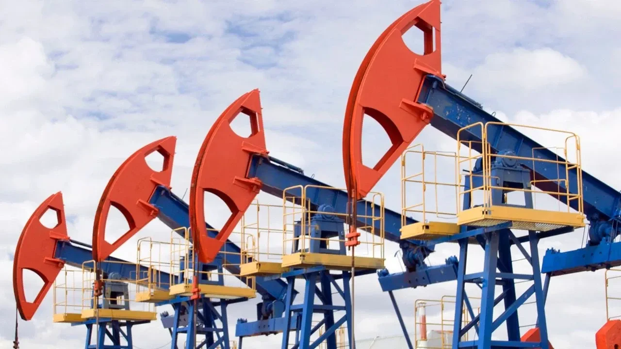 OPEC'in günlük ham petrol üretimi mayısta 180 bin varil azaldı