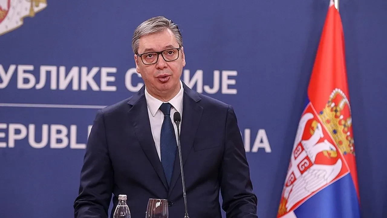Sırbistan Cumhurbaşkanı Vucic istifa edip başbakanlığa aday olacak