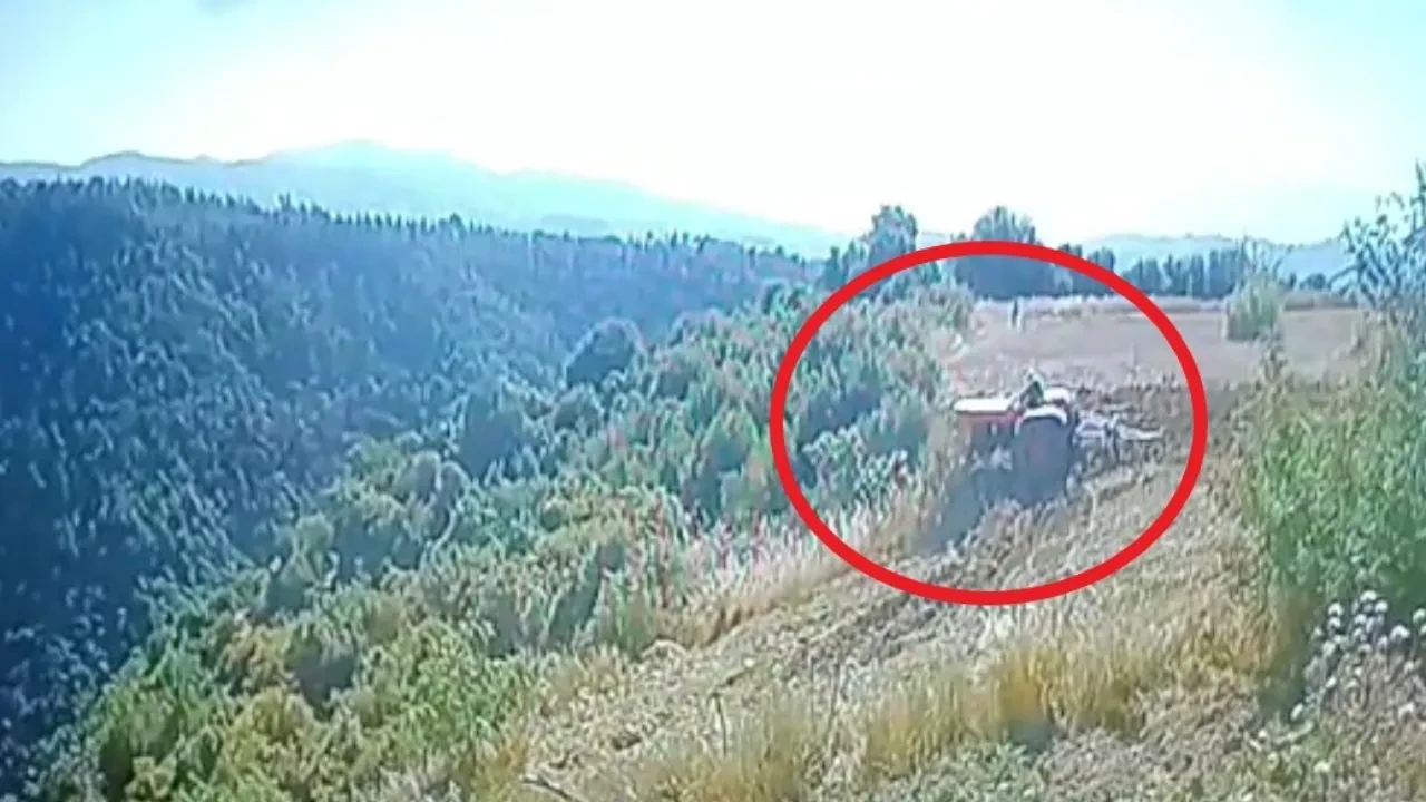 Traktör altında kalan çiftçinin hayatını kaybettiği kaza anı ortaya çıktı