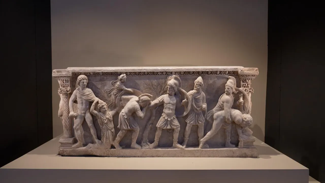Troya'nın binlerce yıllık hikayesi Kolezyum'da dünya sahnesine çıktı