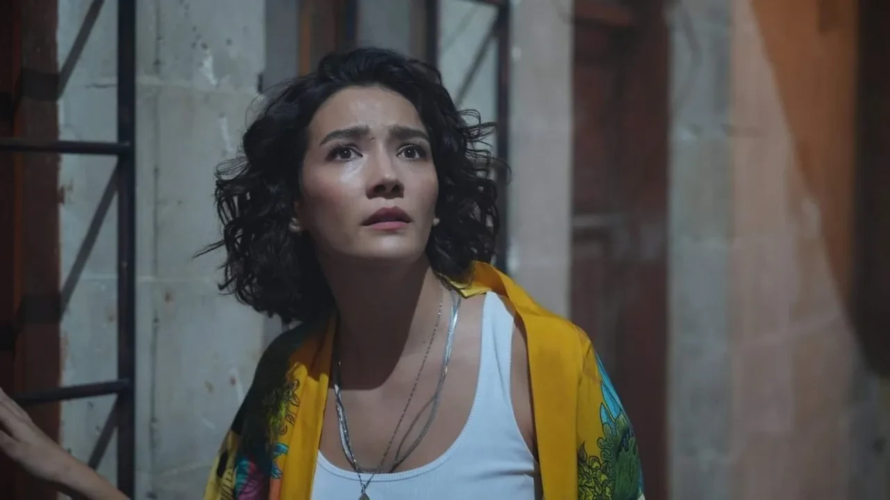 Aybüke Pusat Halef Köklerin Çağrısı dizisinden kovuldu mu? İşte bomba iddia