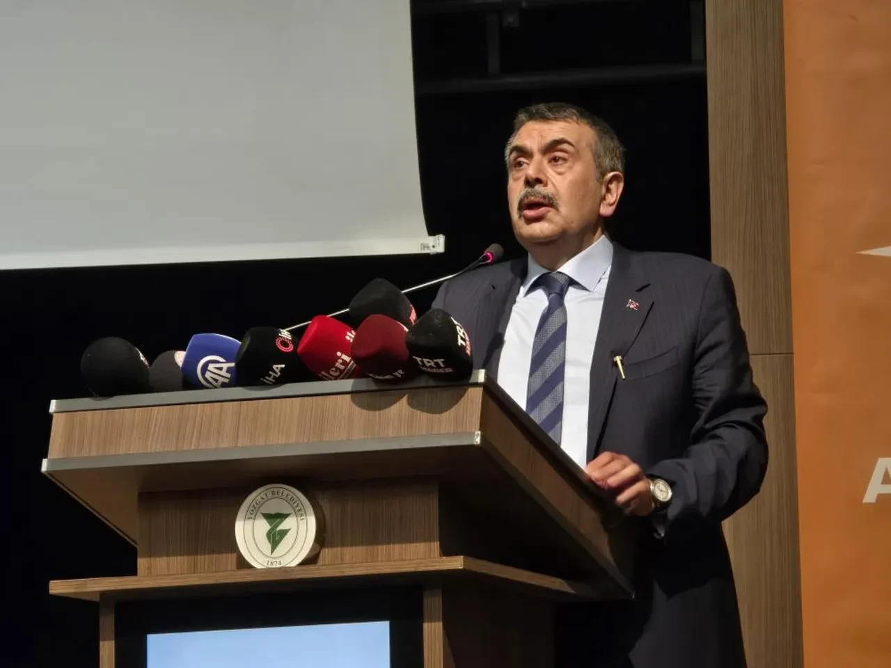 Bakan Tekin'den Ekrem İmamoğlu ile Özgür Özel ilişkisine farklı yorum: Tosun Paşa filmine benzetiyorum