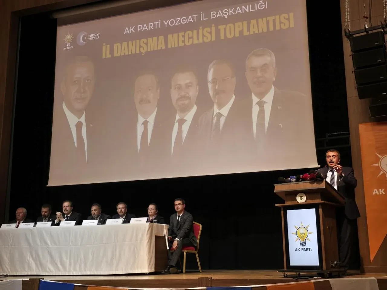 Bakan Tekin'den Ekrem İmamoğlu ile Özgür Özel ilişkisine farklı yorum: Tosun Paşa filmine benzetiyorum