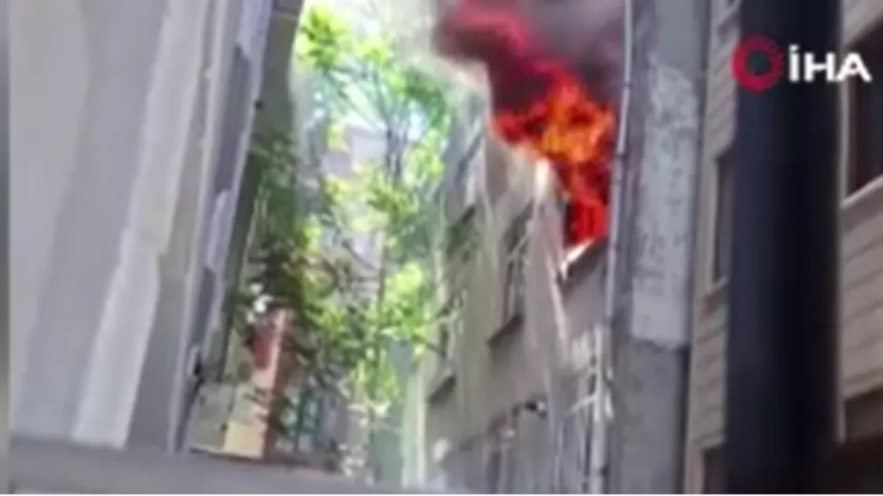 Derin dondurucudan çıkan yangın adeta alev topuna döndü
