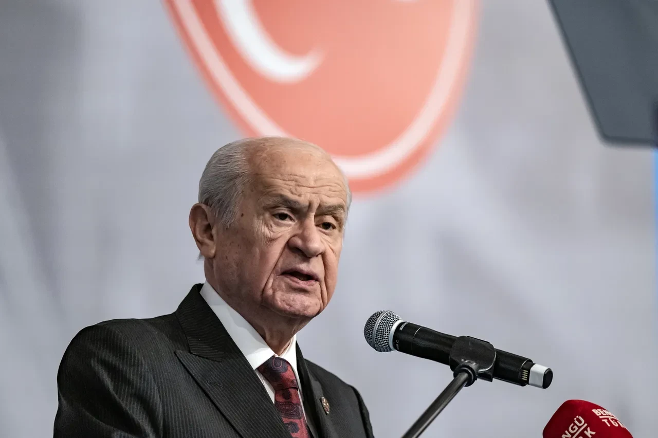 Devlet Bahçeli'den CHP'deki krize eleştiri: Özgür Özel'in yolu yol değil