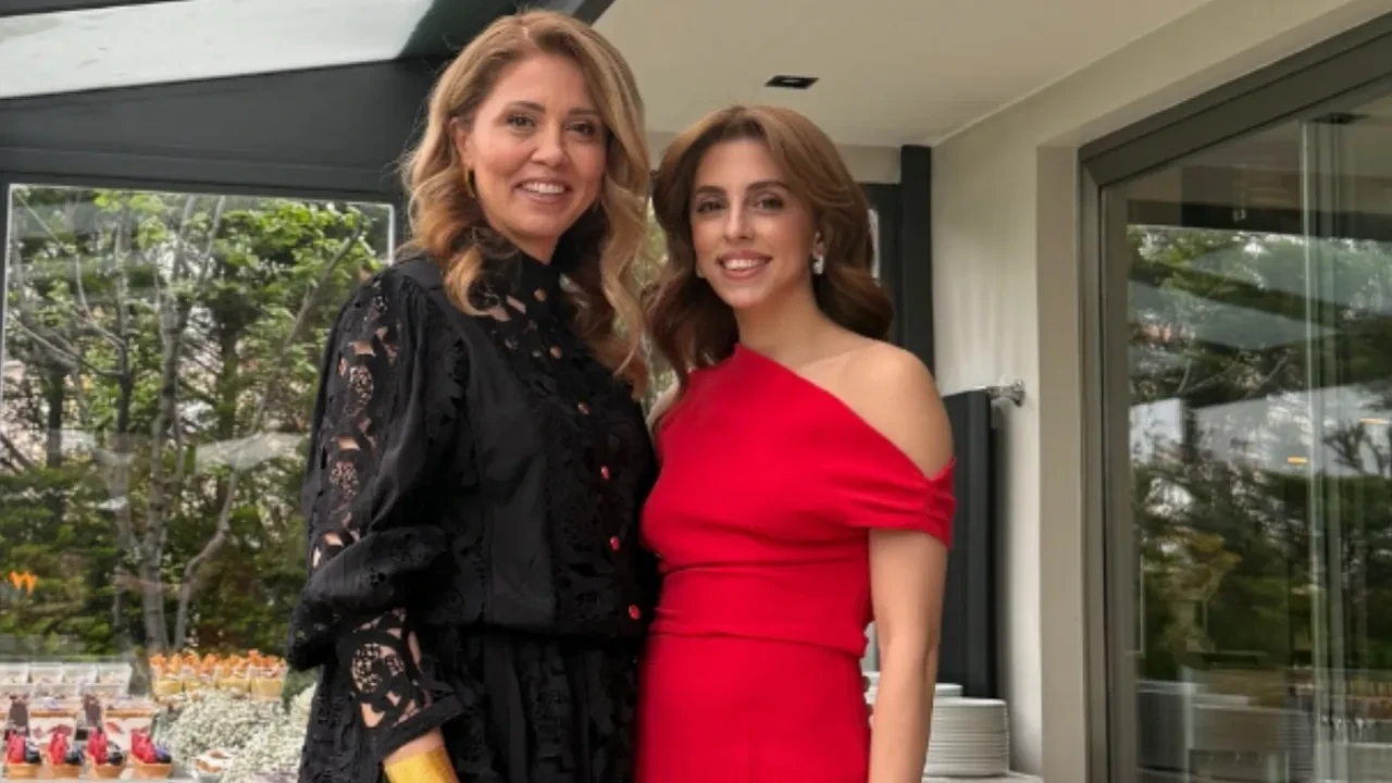 Esra Erol'un avukatı Hülya Kuran'ın kızı Zeynep’i görenler gözlerine inanamadı! Benzerlikleri yok artık dedirtti