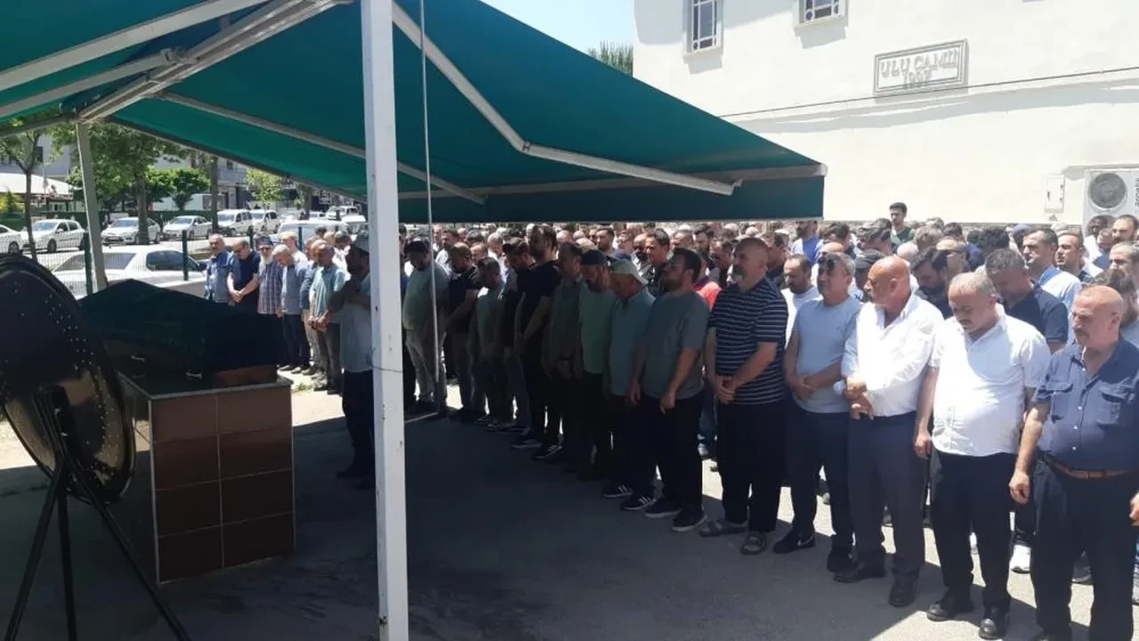 Kocaeli'de bir baba SMA hastası çocuğunun cihazını kapattıktan sonra canına kıydı