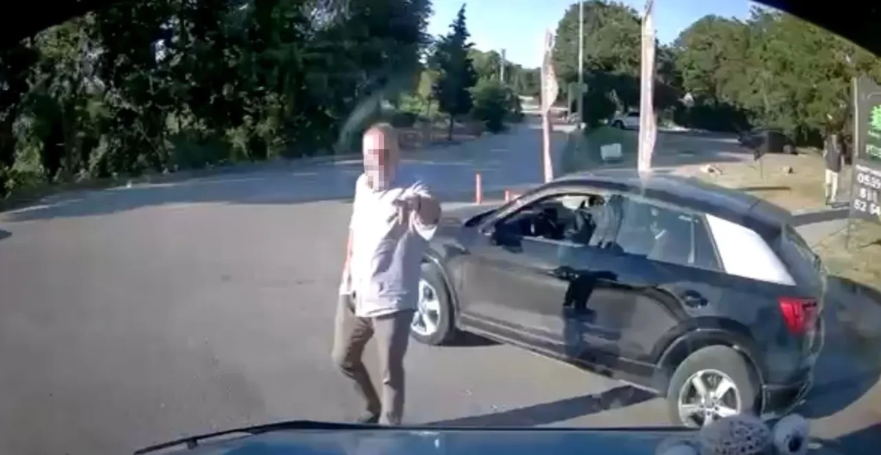 Savcı ile minibüs şoförünün trafikteki tartışması kamerada! Soruşturma başlatıldı