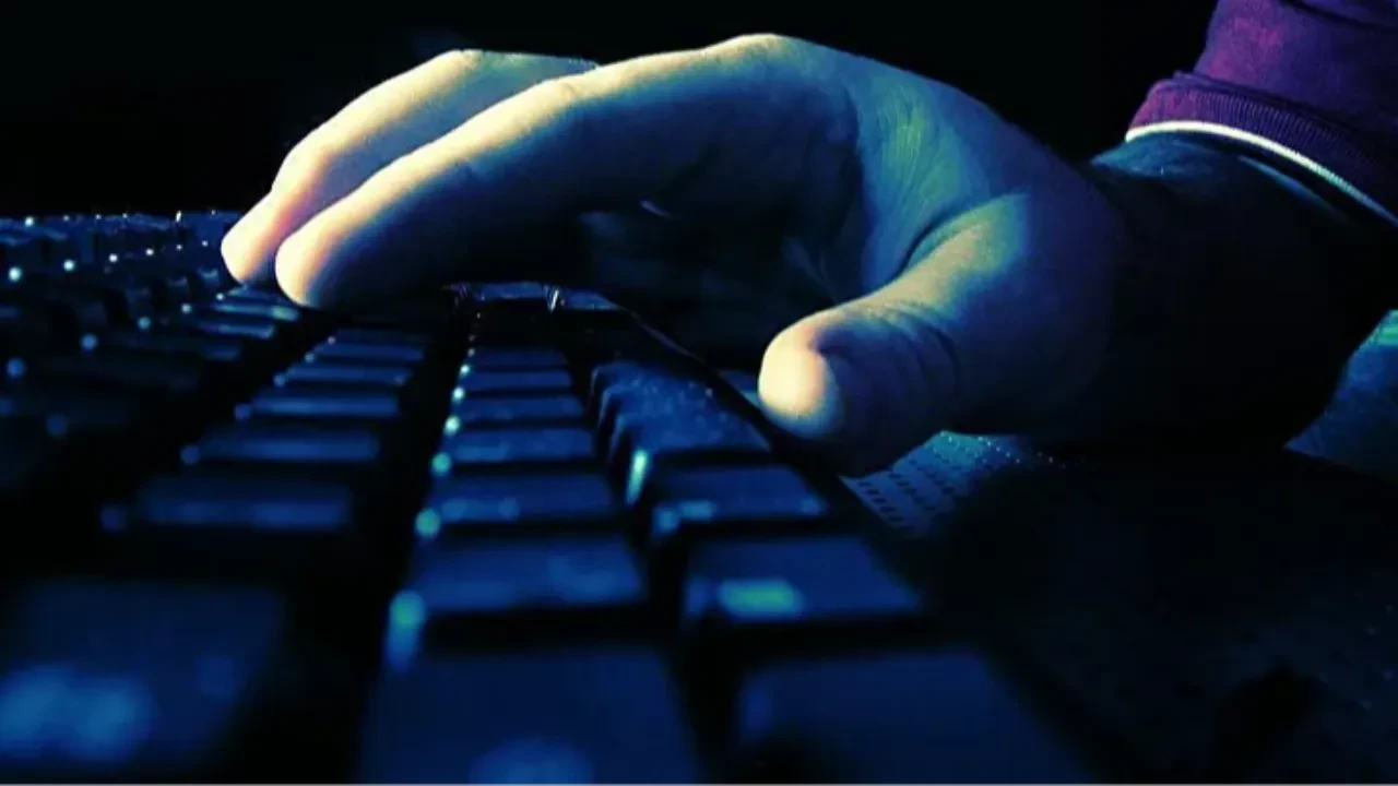 Sosyal medyaya kimlikle mi açılacak? Instagram, TikTok, X, Youtube yeni yasa çıktı mı?